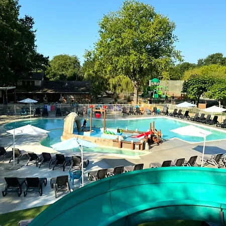 Camping Tente Spacieuse, Animaux Admis - 5 Pers. - Api-1-52-2204 *