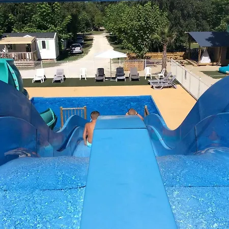Camping Tente Spacieuse, Animaux Admis - 5 Pers. - Api-1-52-2204