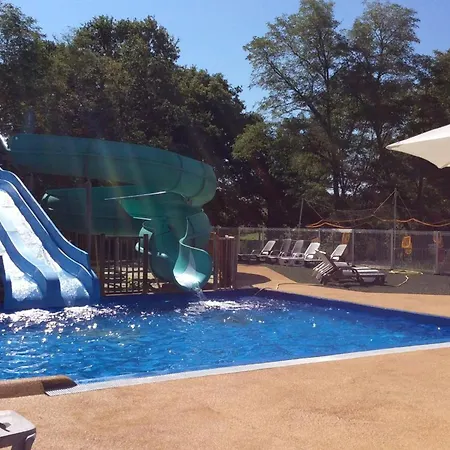 Tente Spacieuse, Animaux Admis - 5 Pers. - Api-1-52-2204 Camping *