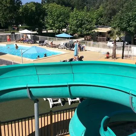 Tente Spacieuse, Animaux Admis - 5 Pers. - Api-1-52-2204 Camping *