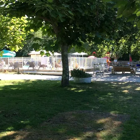 Tente Spacieuse, Animaux Admis - 5 Pers. - Api-1-52-2204 Grayan-et-l'Hopital