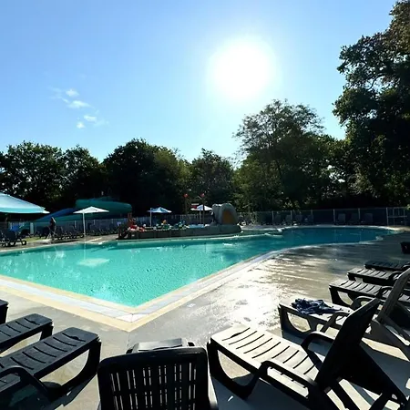 Camping Tente Spacieuse, Animaux Admis - 5 Pers. - Api-1-52-2204 Grayan-et-l'Hopital